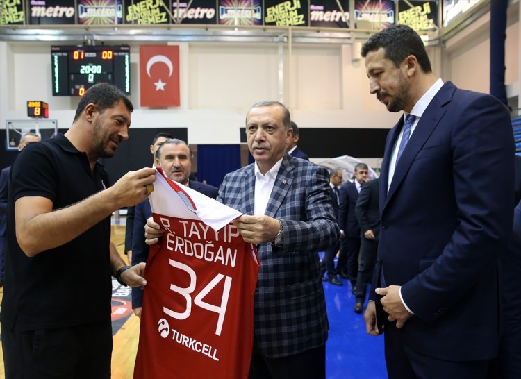 Cumhurbaşkanı'ndan 12 Dev Adam'a sürpriz ziyaret - 15