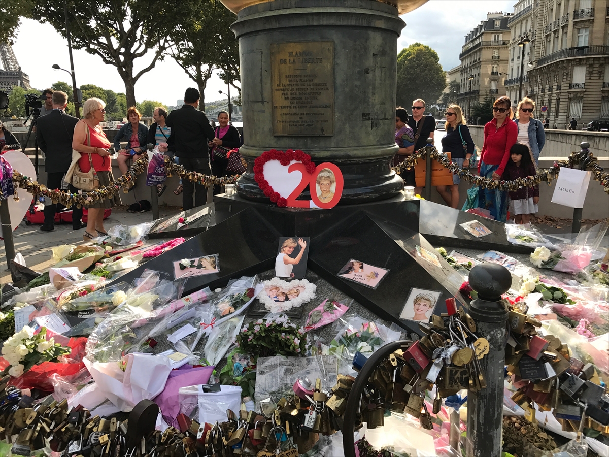 Prenses Diana ölüm yıl dönümünde anıldı - 0