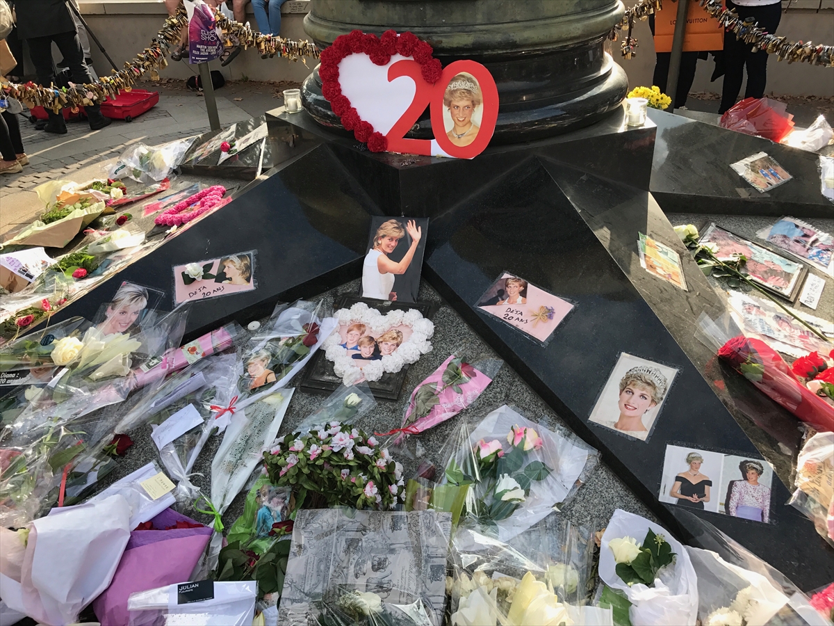 Prenses Diana ölüm yıl dönümünde anıldı - 0
