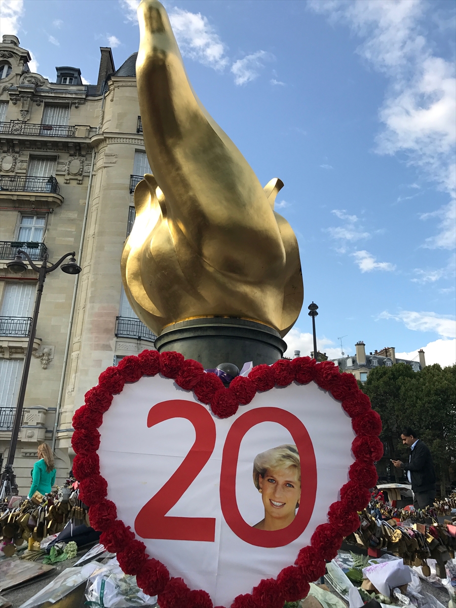 Prenses Diana ölüm yıl dönümünde anıldı - 0