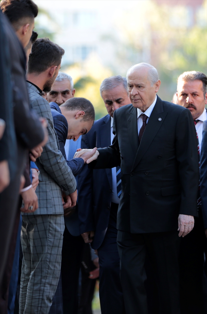 Bahçeli partililerle bayramlaştı - 0