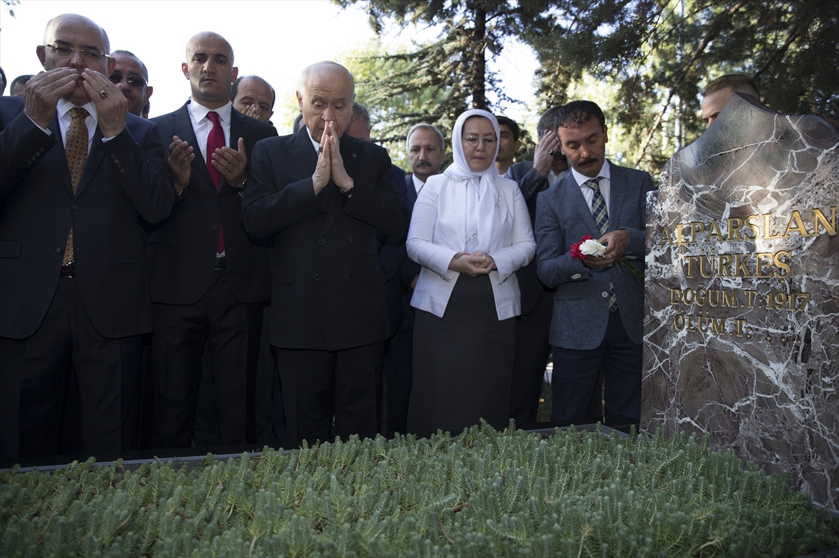 Bahçeli partililerle bayramlaştı - 0