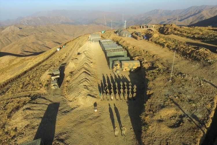 Mehmetçik bayramı 2 bin 900 metrede karşıladı - 2