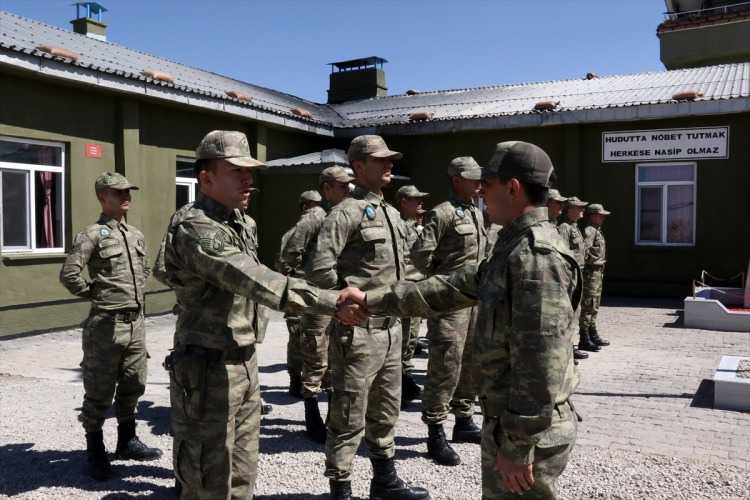 Mehmetçik bayramı 2 bin 900 metrede karşıladı - 16