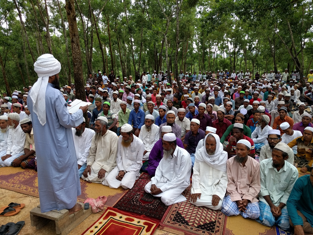 Bangladeş yolundaki Arakanlıların Bayram namazı - 3