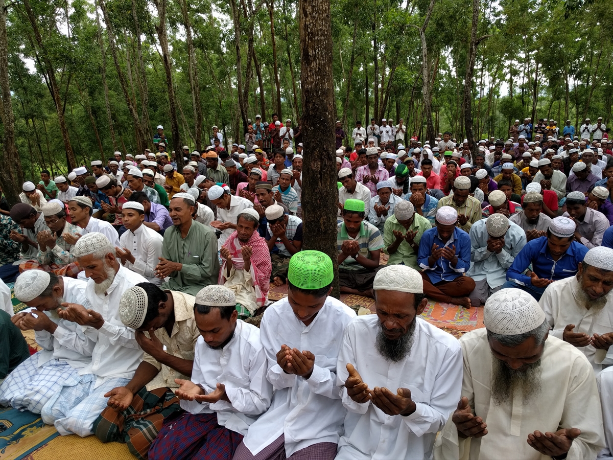 Bangladeş yolundaki Arakanlıların Bayram namazı - 6