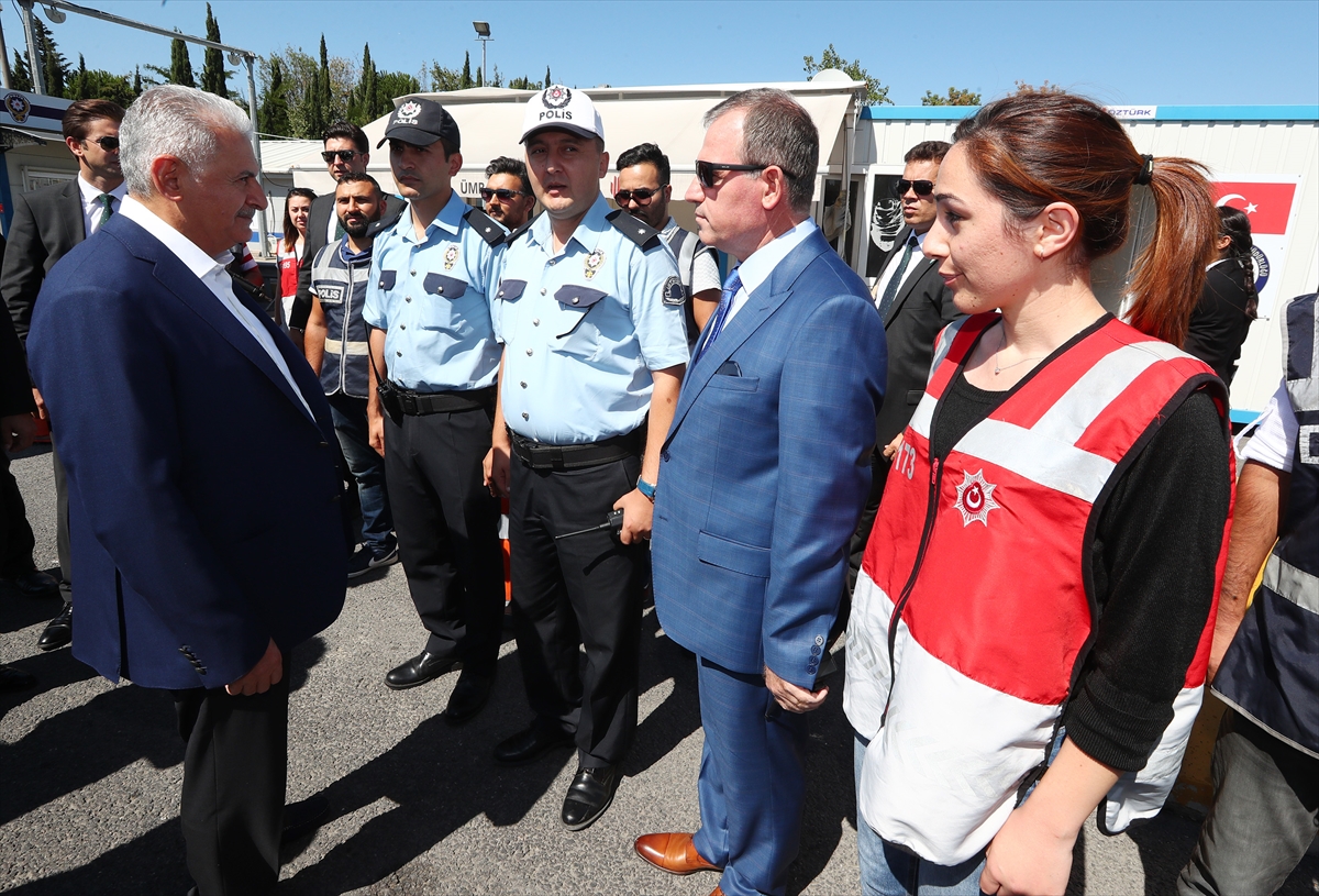 Yıldırım trafik polisleriyle bayramlaştı - 4