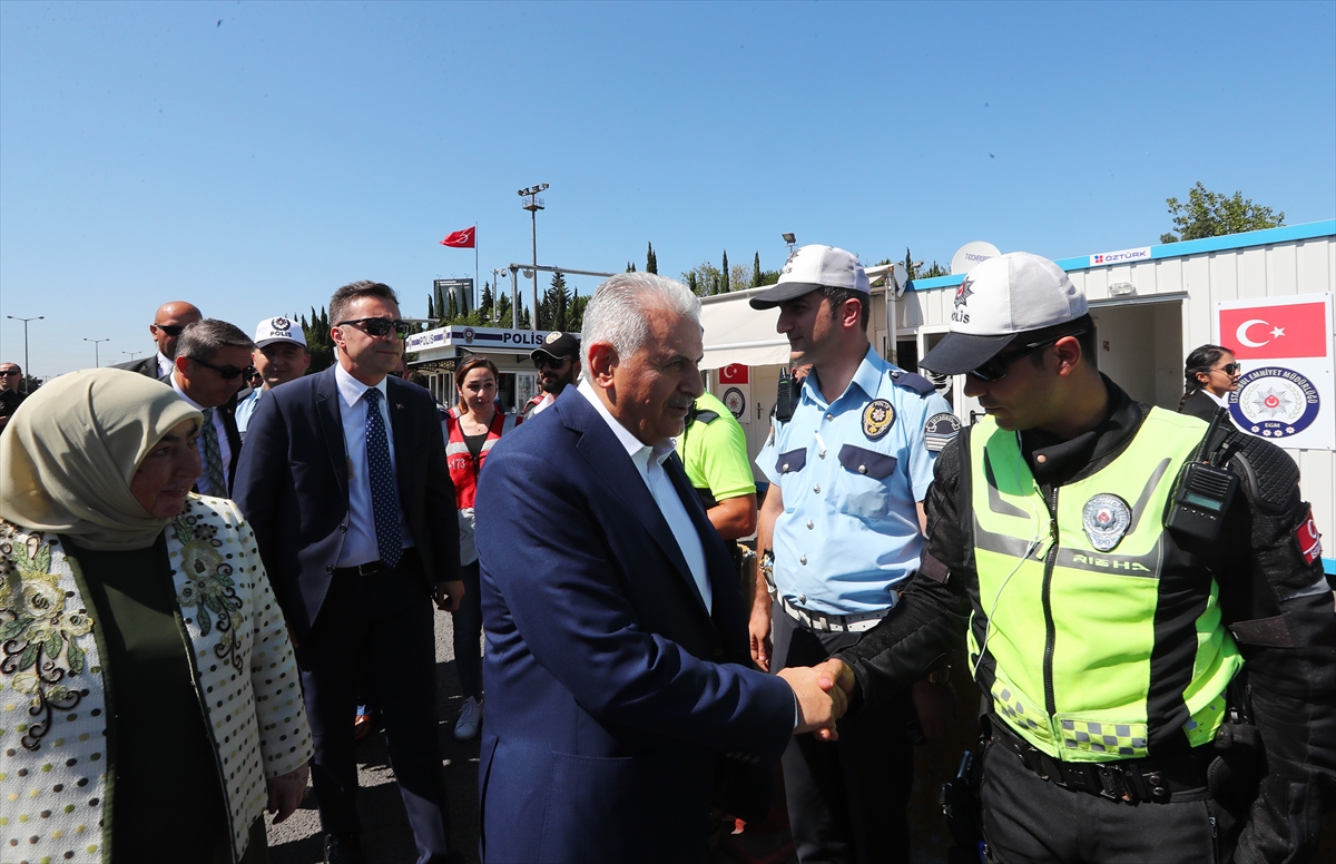 Yıldırım trafik polisleriyle bayramlaştı - 5