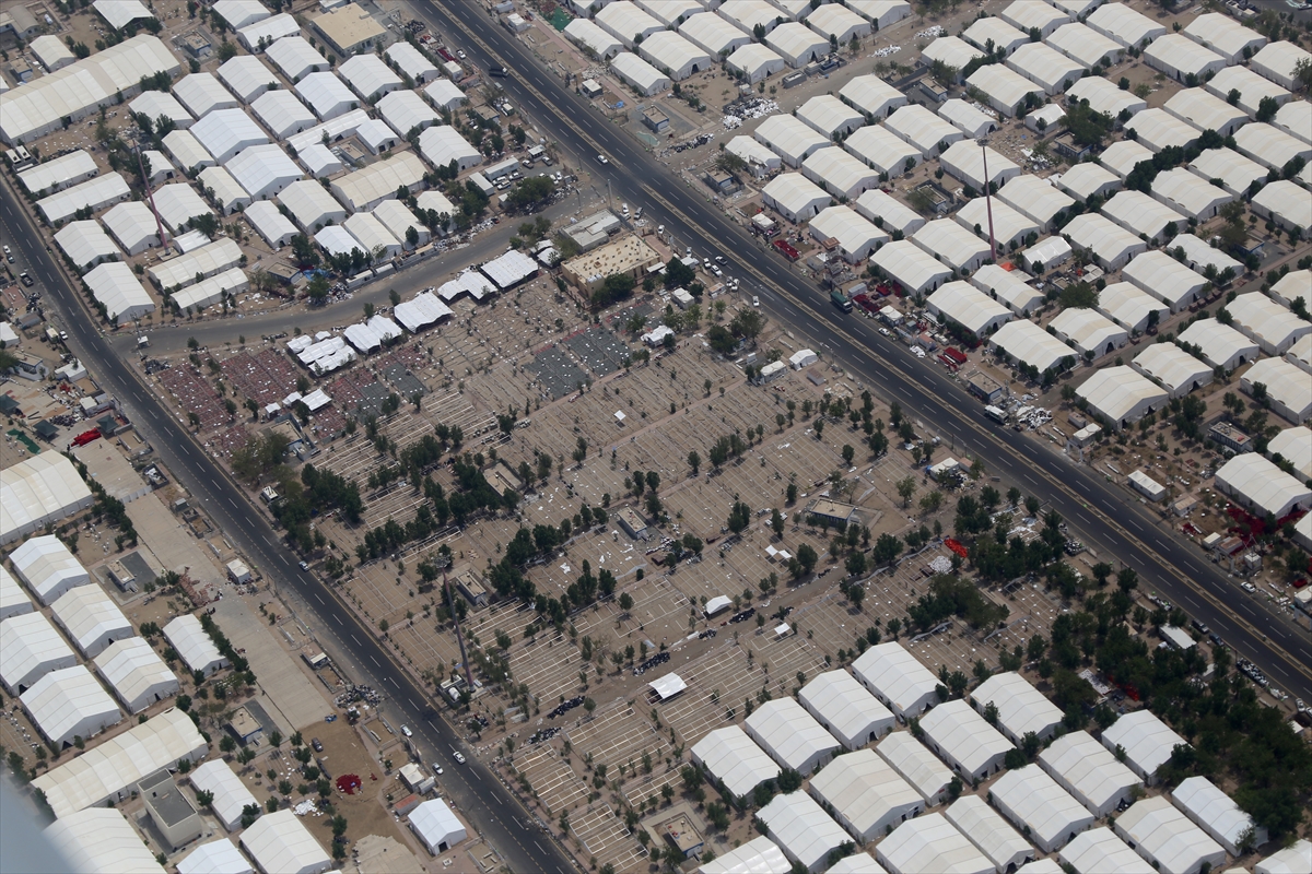 Arafat'taki hacı çadırları sökülüyor - 0