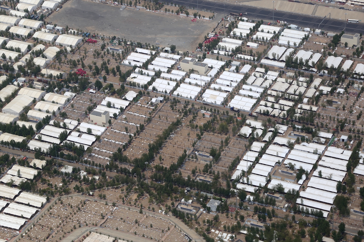 Arafat'taki hacı çadırları sökülüyor - 0