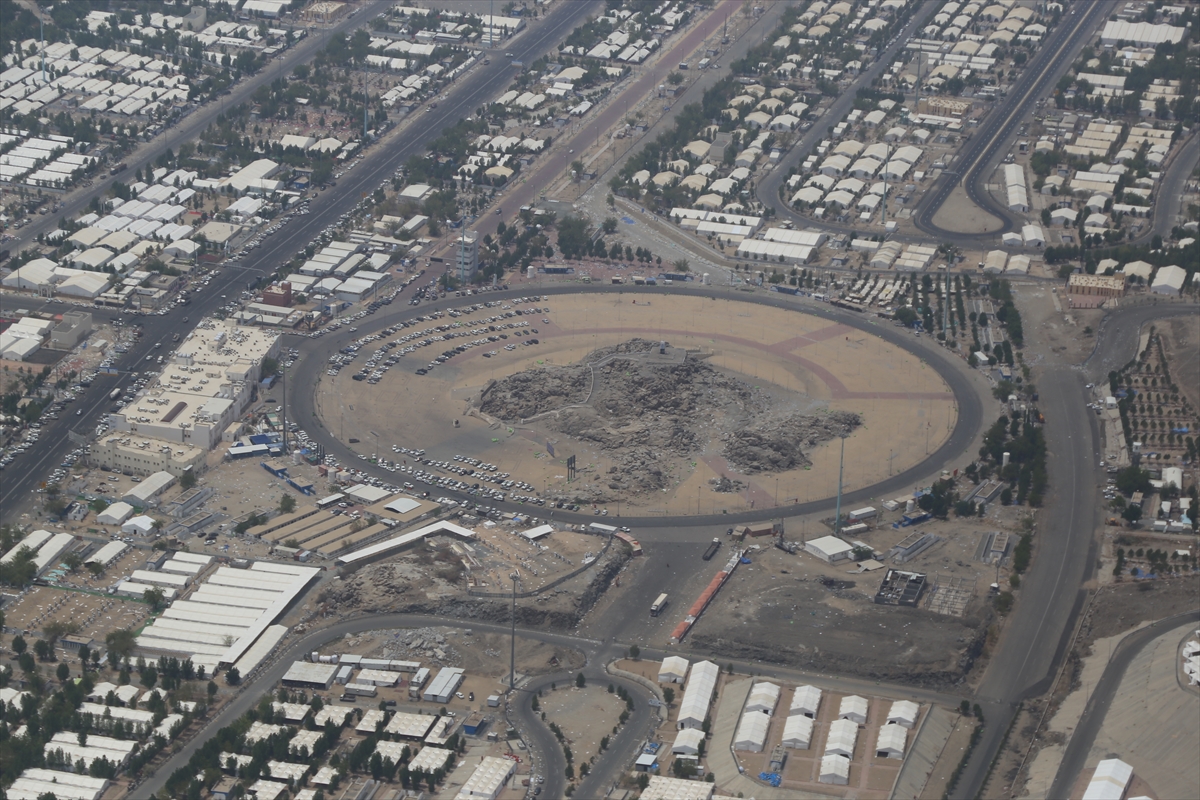 Arafat'taki hacı çadırları sökülüyor - 0