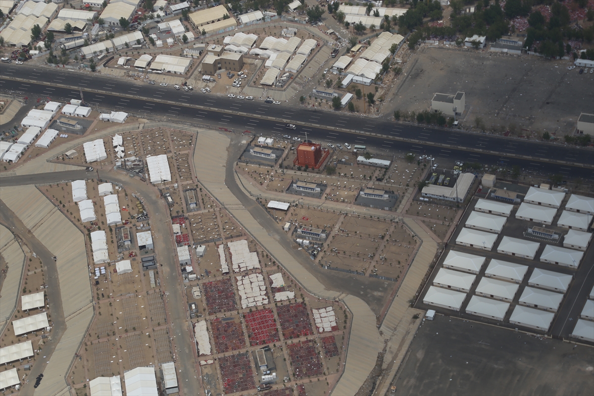 Arafat'taki hacı çadırları sökülüyor - 0