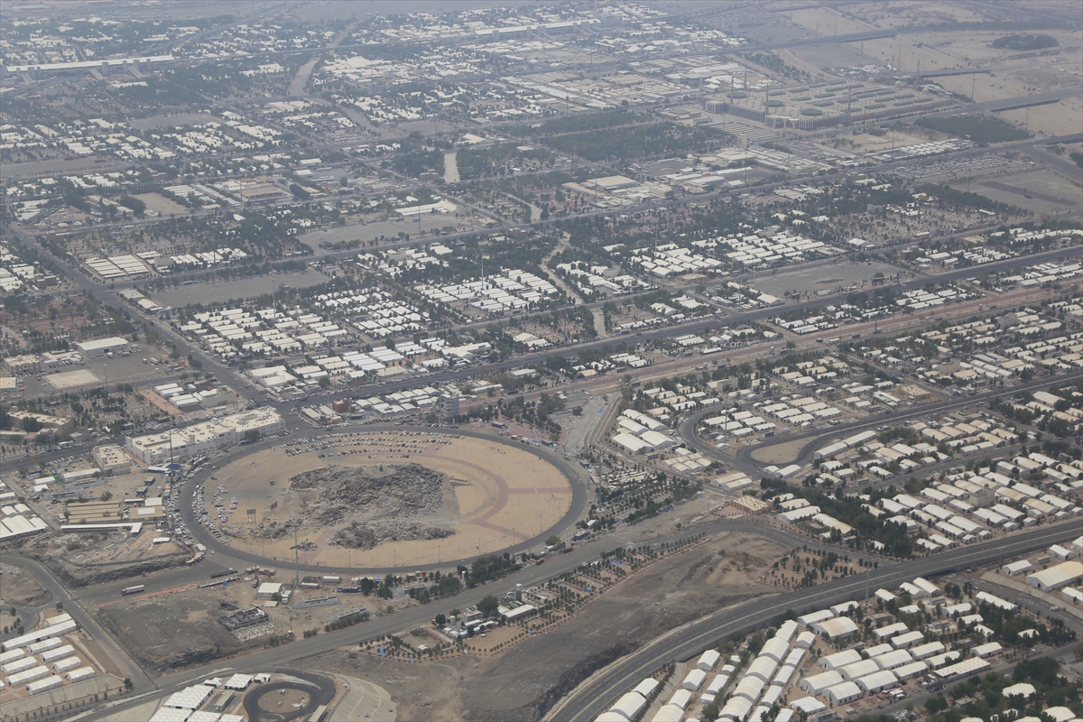 Arafat'taki hacı çadırları sökülüyor - 0