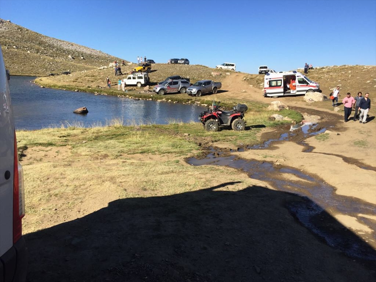 Gölde boğulan çocuğu kurtarırken kendi boğuldu - 0