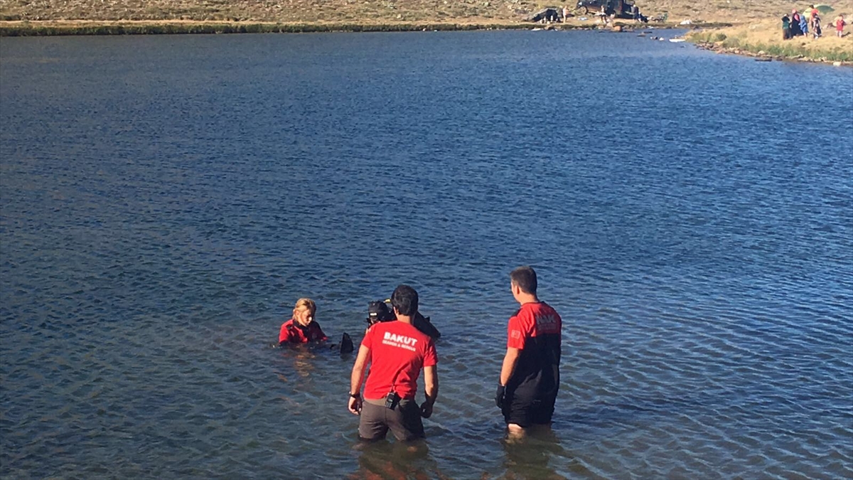Gölde boğulan çocuğu kurtarırken kendi boğuldu - 0