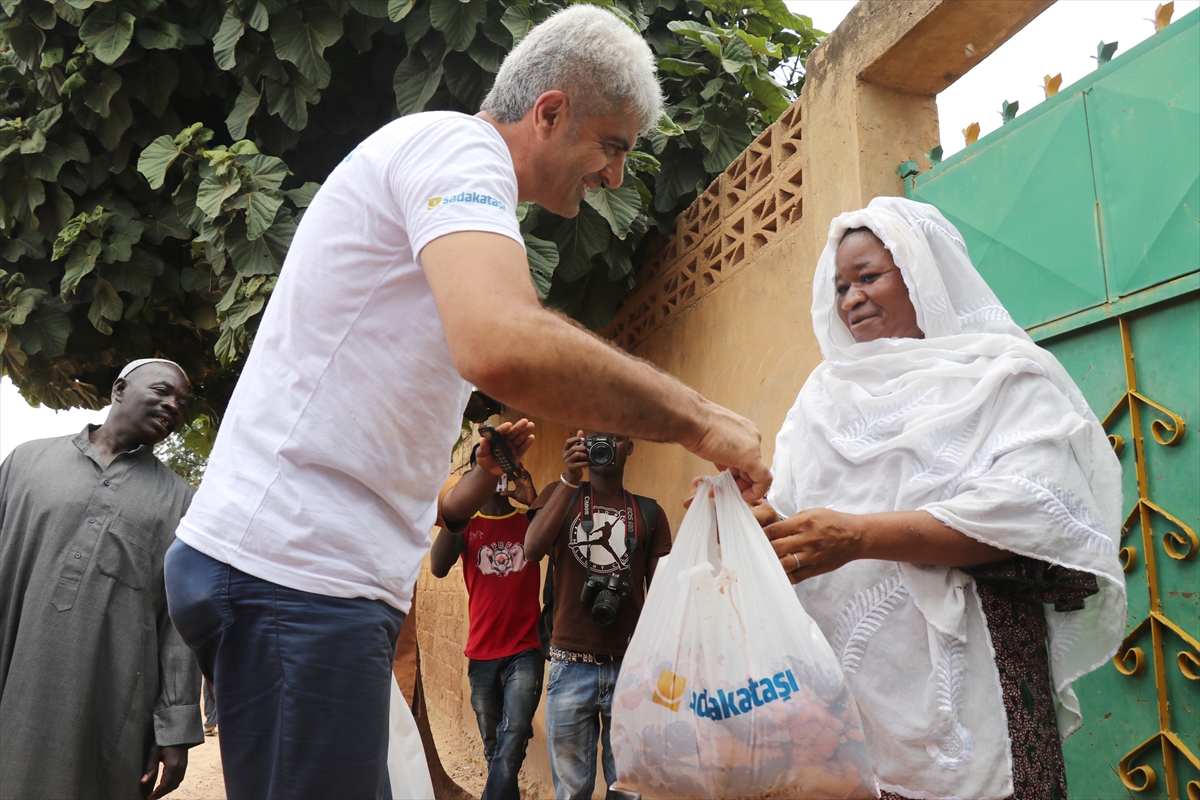 Sadakataşı, 28 ülkede ihtiyaç sahiplerinin yüzünü güldürdü - 2