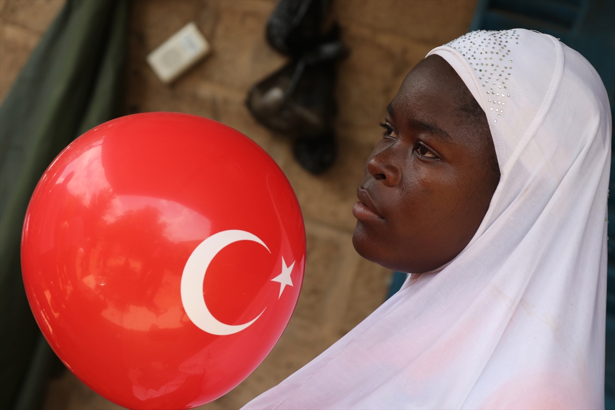 Sadakataşı, 28 ülkede ihtiyaç sahiplerinin yüzünü güldürdü - 6