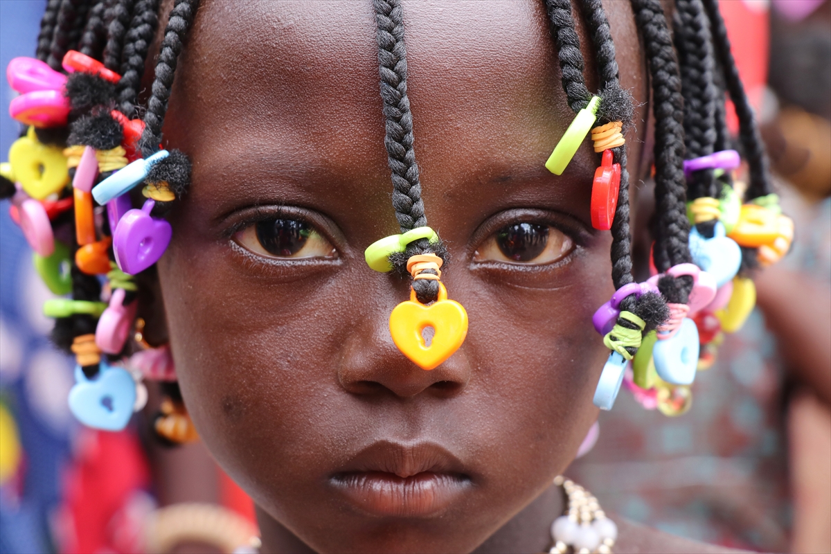 Sadakataşı, 28 ülkede ihtiyaç sahiplerinin yüzünü güldürdü - 7