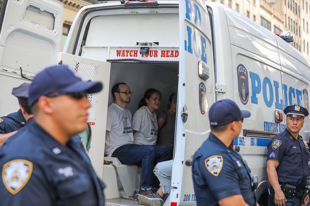 Trump Tower önünde protesto - 0