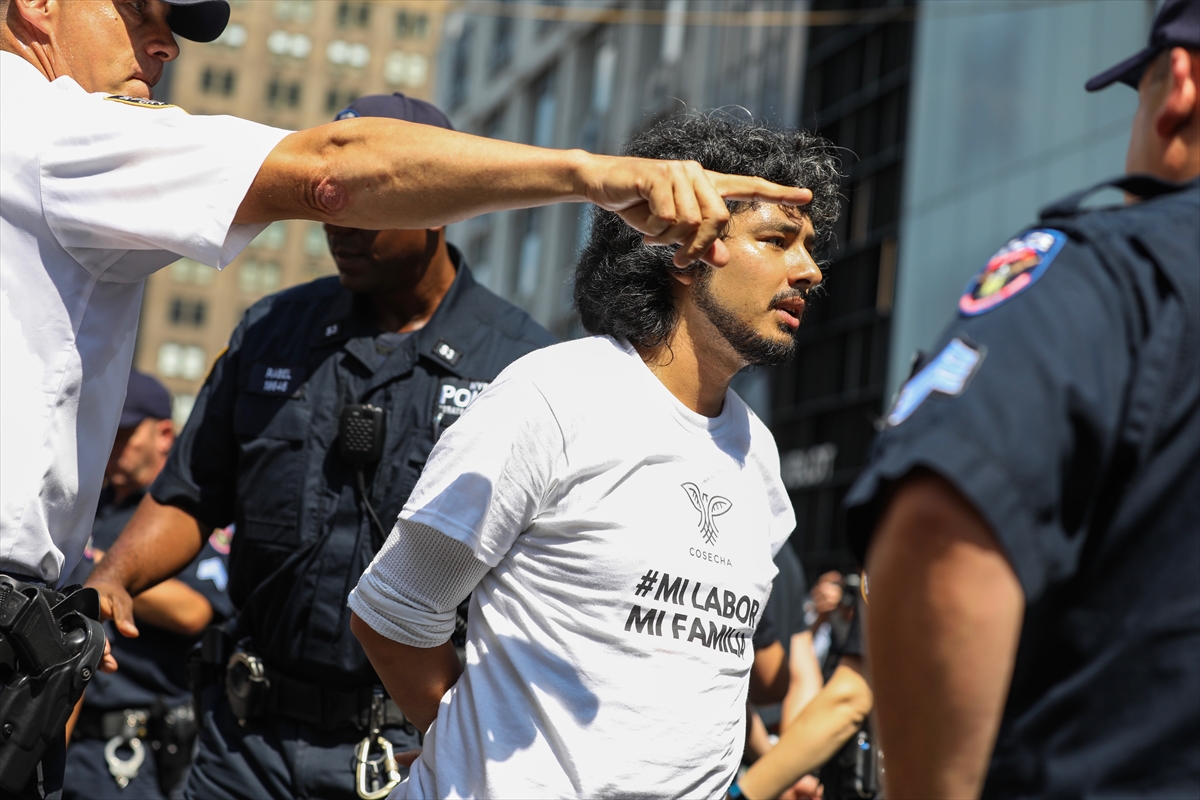 Trump Tower önünde protesto - 0