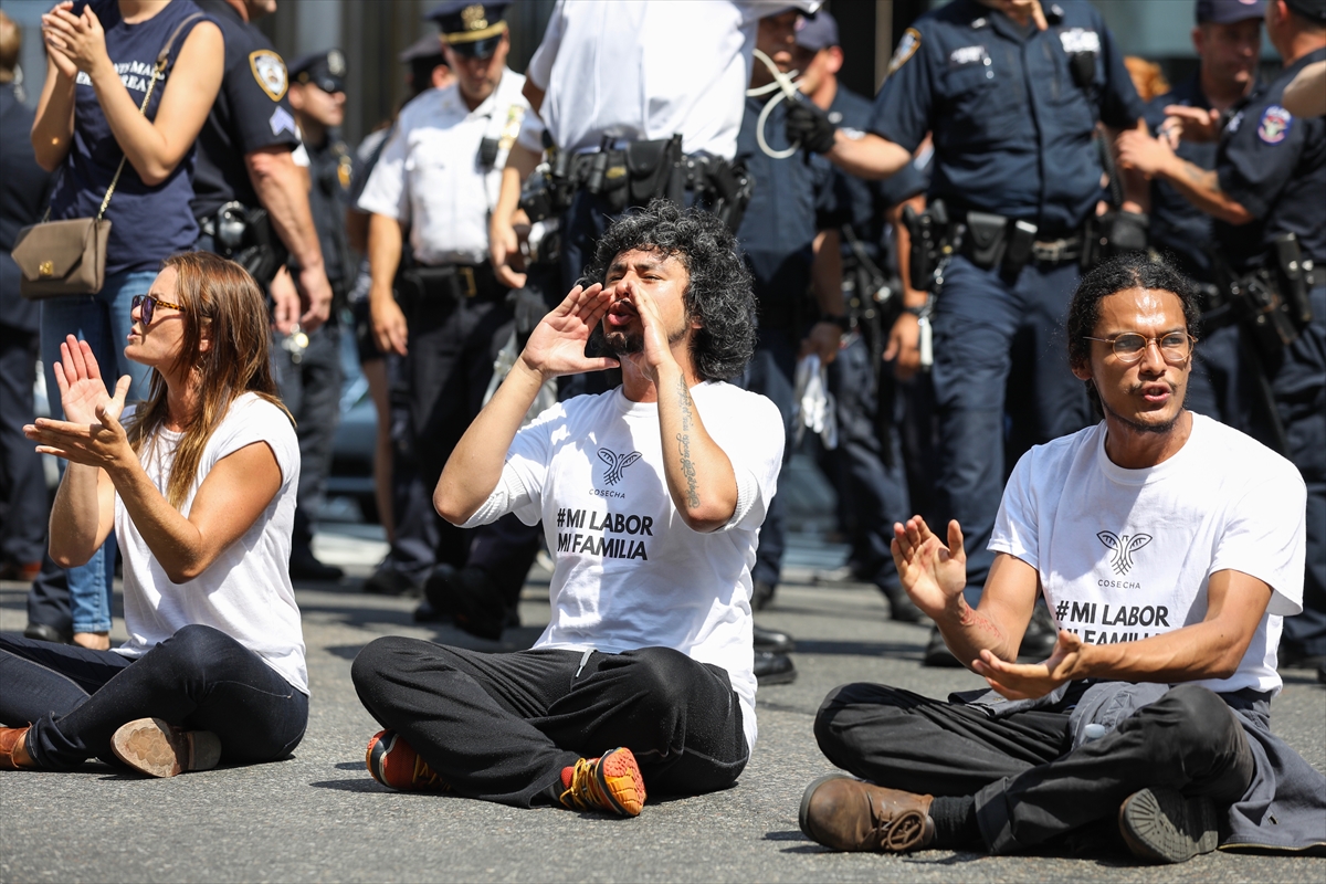 Trump Tower önünde protesto - 0