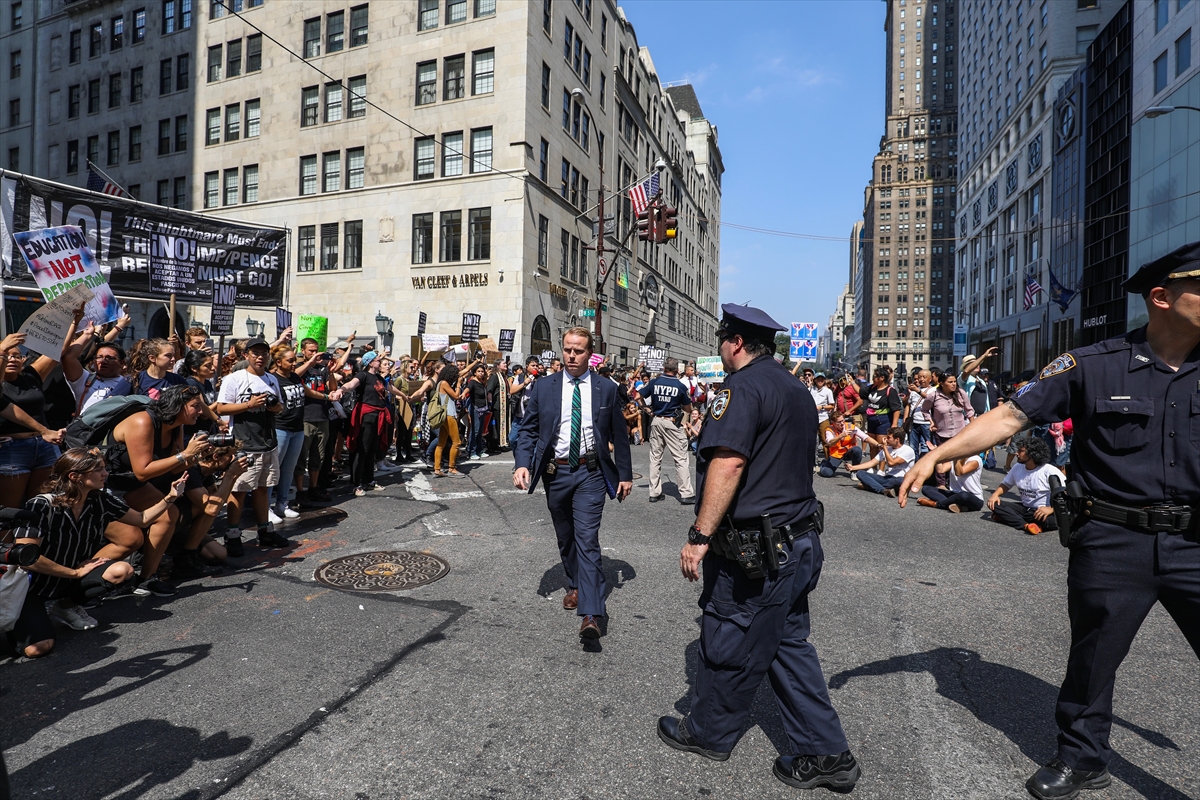 Trump Tower önünde protesto - 0