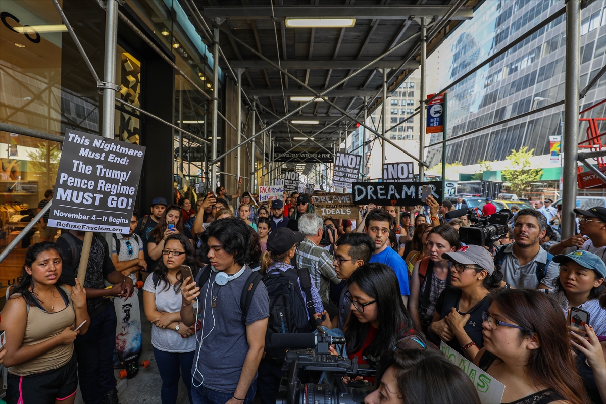 Trump Tower önünde protesto - 0