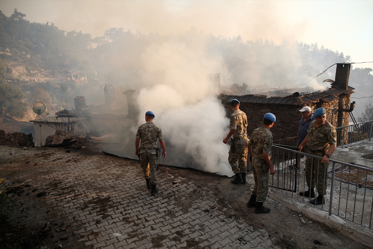 Muğla'daki orman yangını kontrol altına alındı - 14