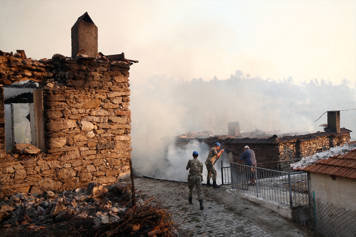 Muğla'daki orman yangını kontrol altına alındı - 16