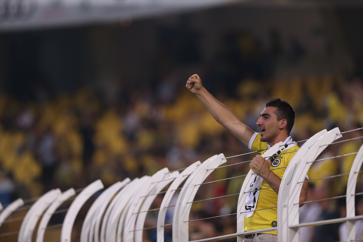 Kıran kırana mücadelede gülen taraf Başakşehir - 1