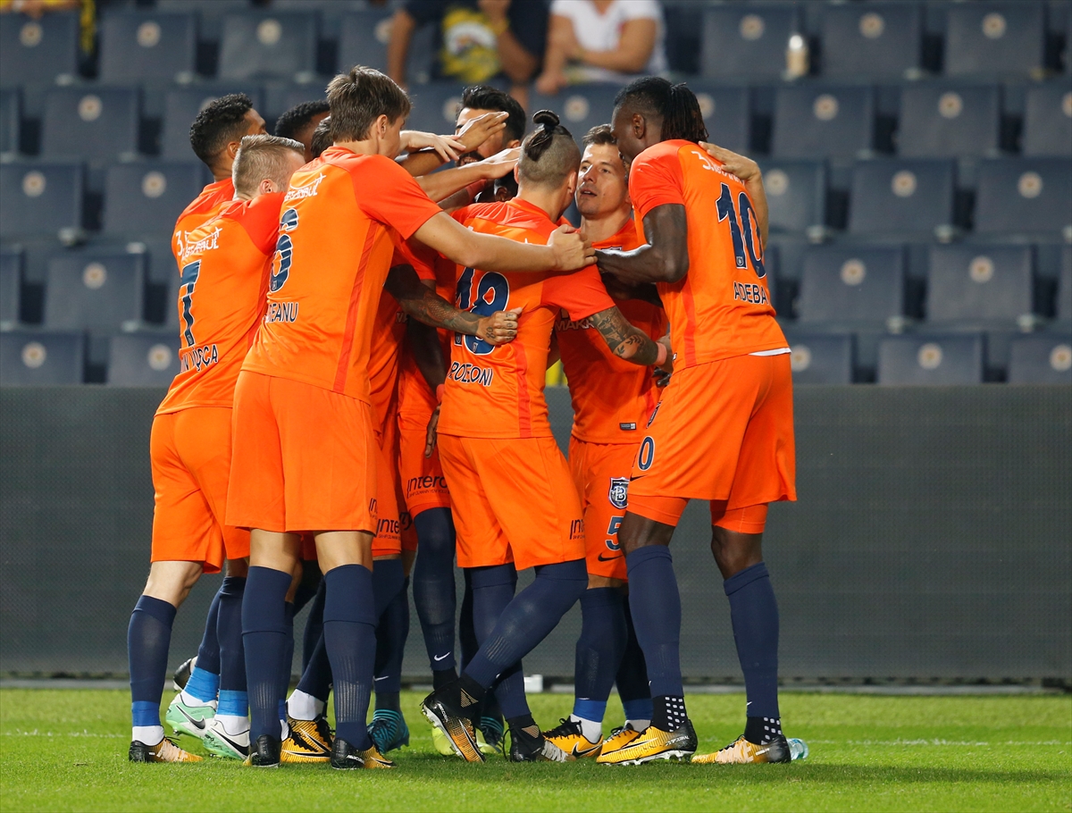 Kıran kırana mücadelede gülen taraf Başakşehir - 6