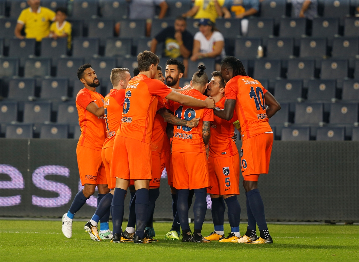 Kıran kırana mücadelede gülen taraf Başakşehir - 7