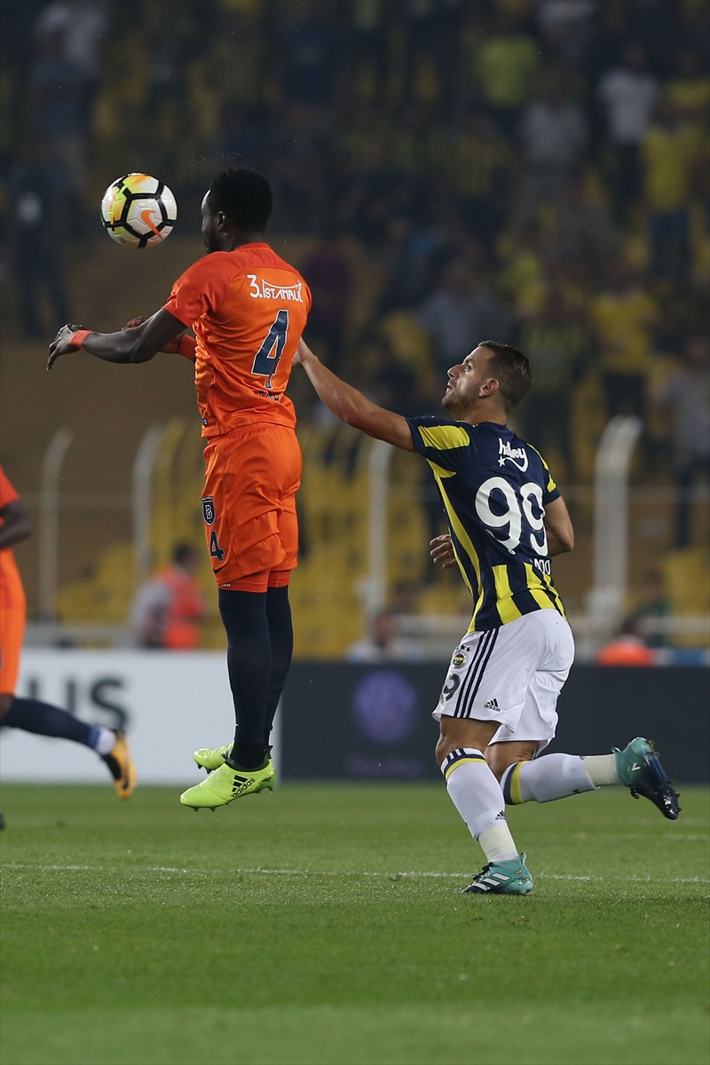 Kıran kırana mücadelede gülen taraf Başakşehir - 12