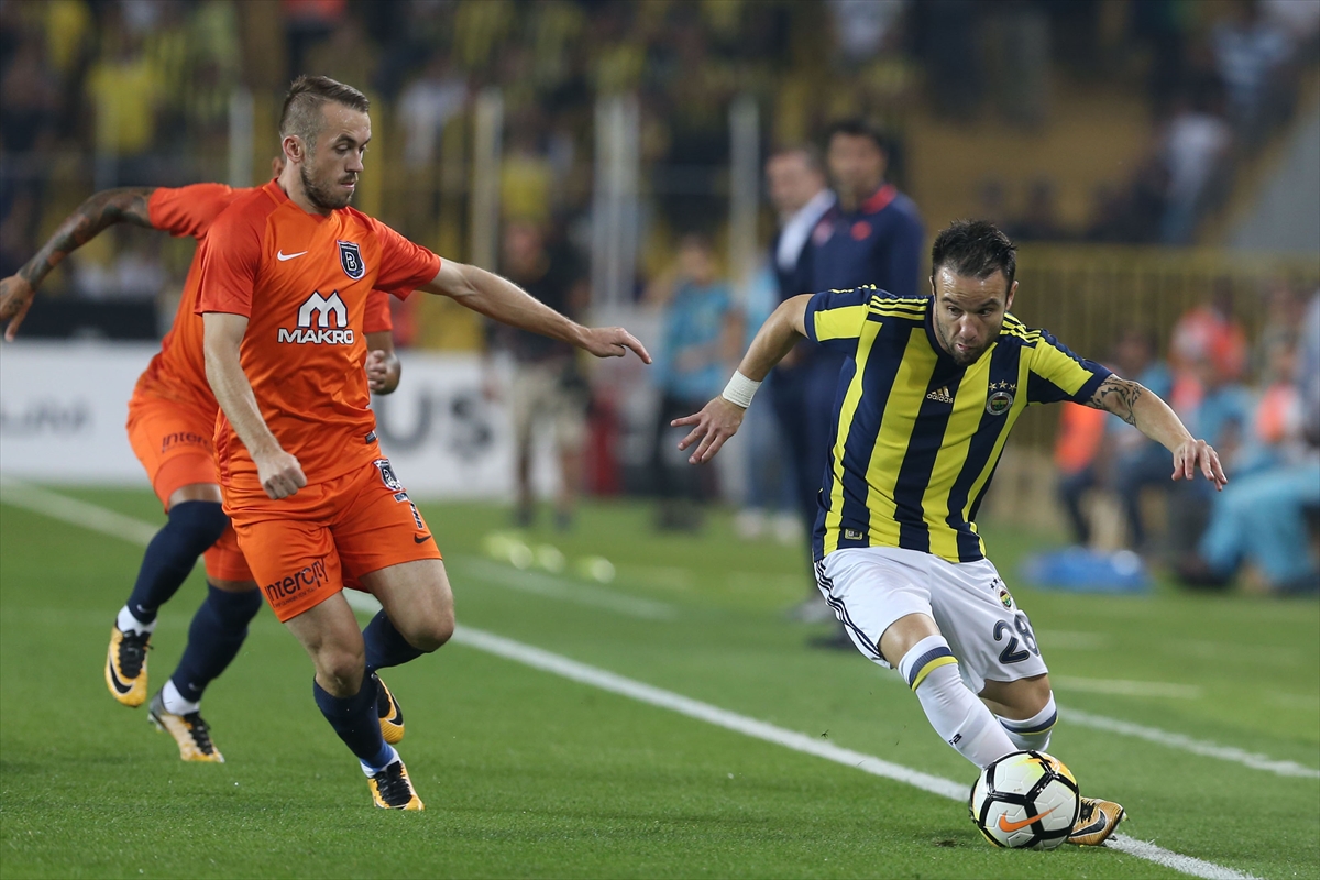 Kıran kırana mücadelede gülen taraf Başakşehir - 13