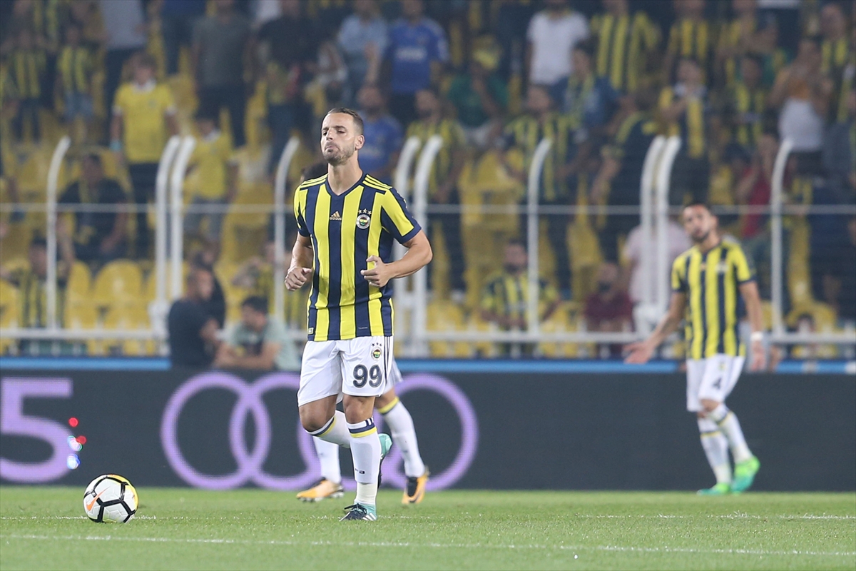 Kıran kırana mücadelede gülen taraf Başakşehir - 15