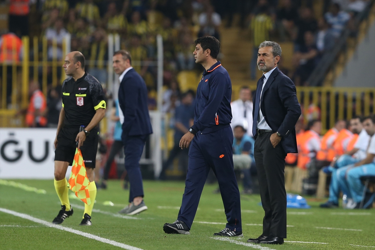 Kıran kırana mücadelede gülen taraf Başakşehir - 19