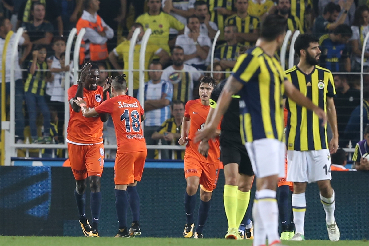 Kıran kırana mücadelede gülen taraf Başakşehir - 21