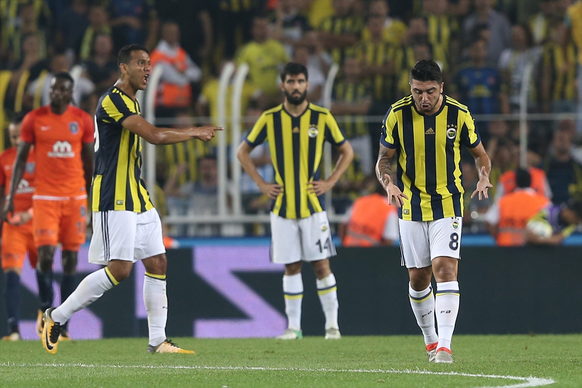 Kıran kırana mücadelede gülen taraf Başakşehir - 23