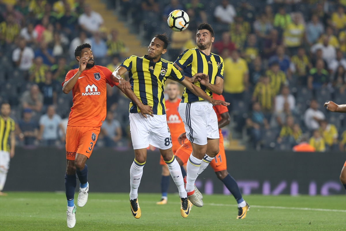 Kıran kırana mücadelede gülen taraf Başakşehir - 26