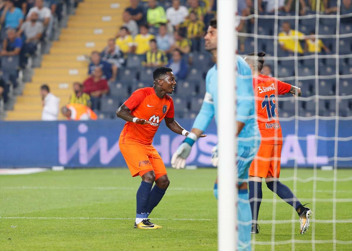 Kıran kırana mücadelede gülen taraf Başakşehir - 28