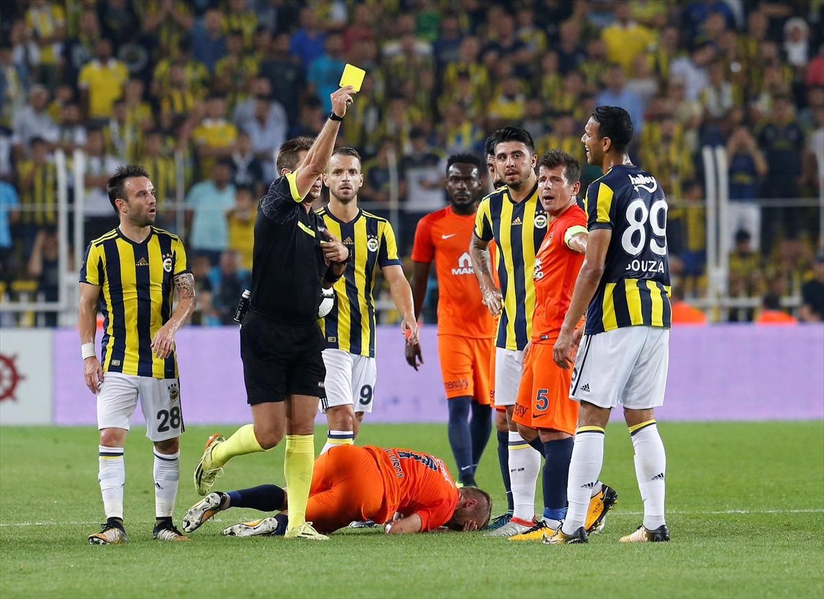 Kıran kırana mücadelede gülen taraf Başakşehir - 37