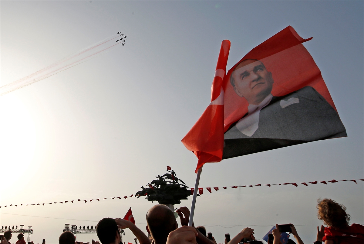 Türk Yıldızları'ndan İzmir'de nefes kesen gösteri - 3