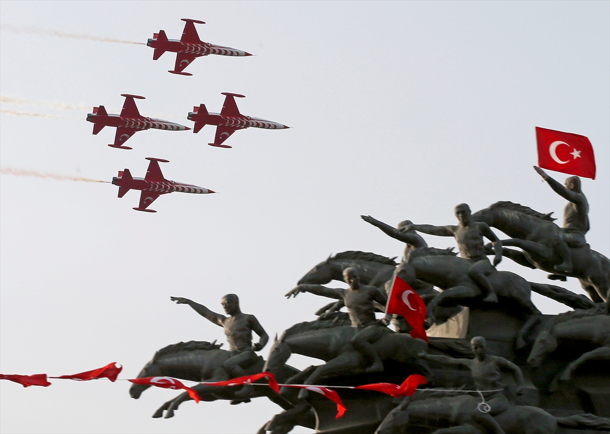 Türk Yıldızları'ndan İzmir'de nefes kesen gösteri - 7