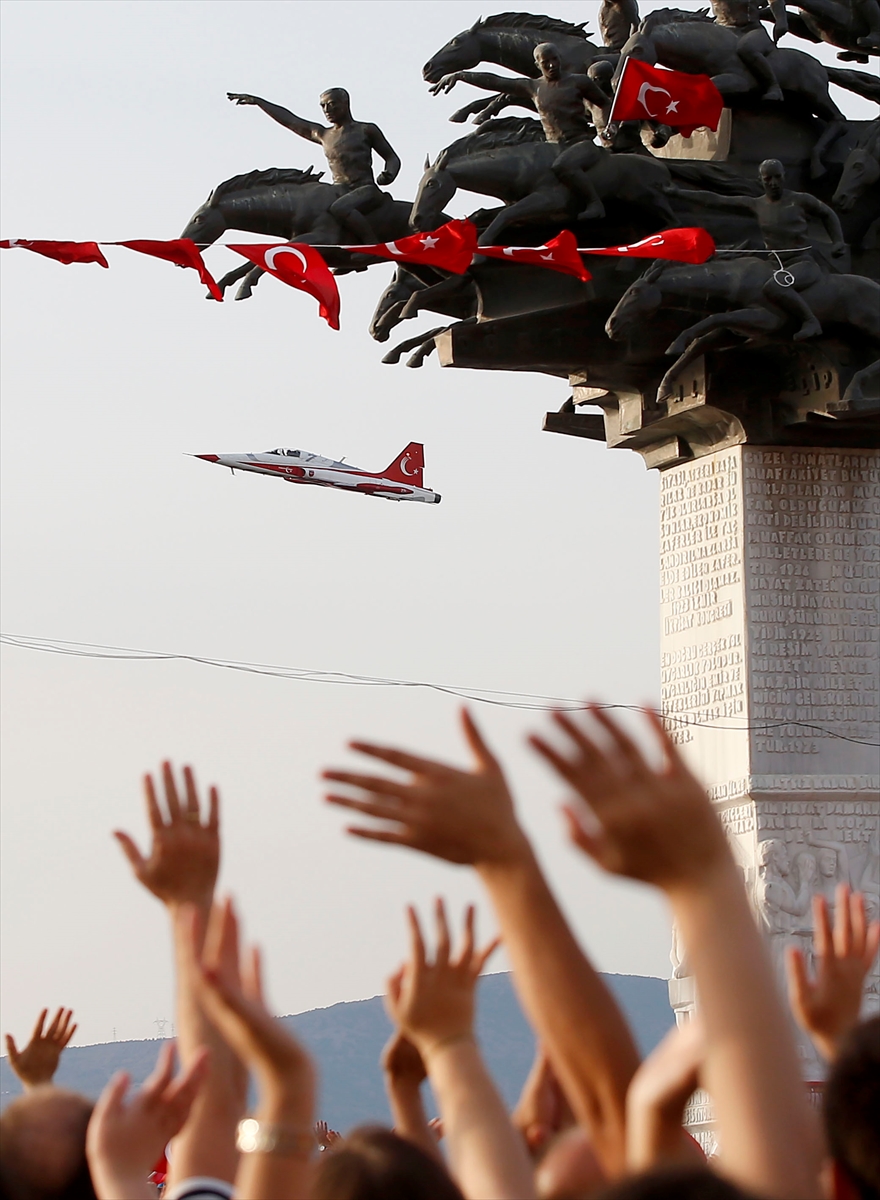 Türk Yıldızları'ndan İzmir'de nefes kesen gösteri - 11