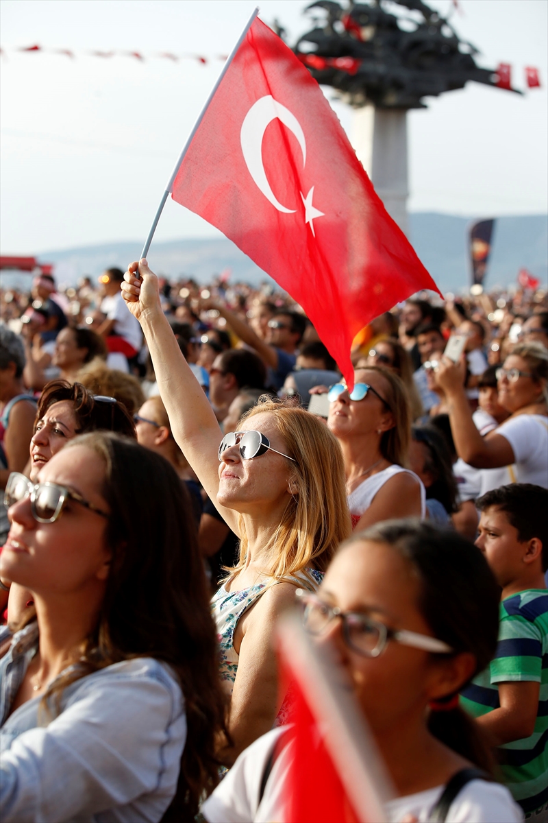 Türk Yıldızları'ndan İzmir'de nefes kesen gösteri - 14