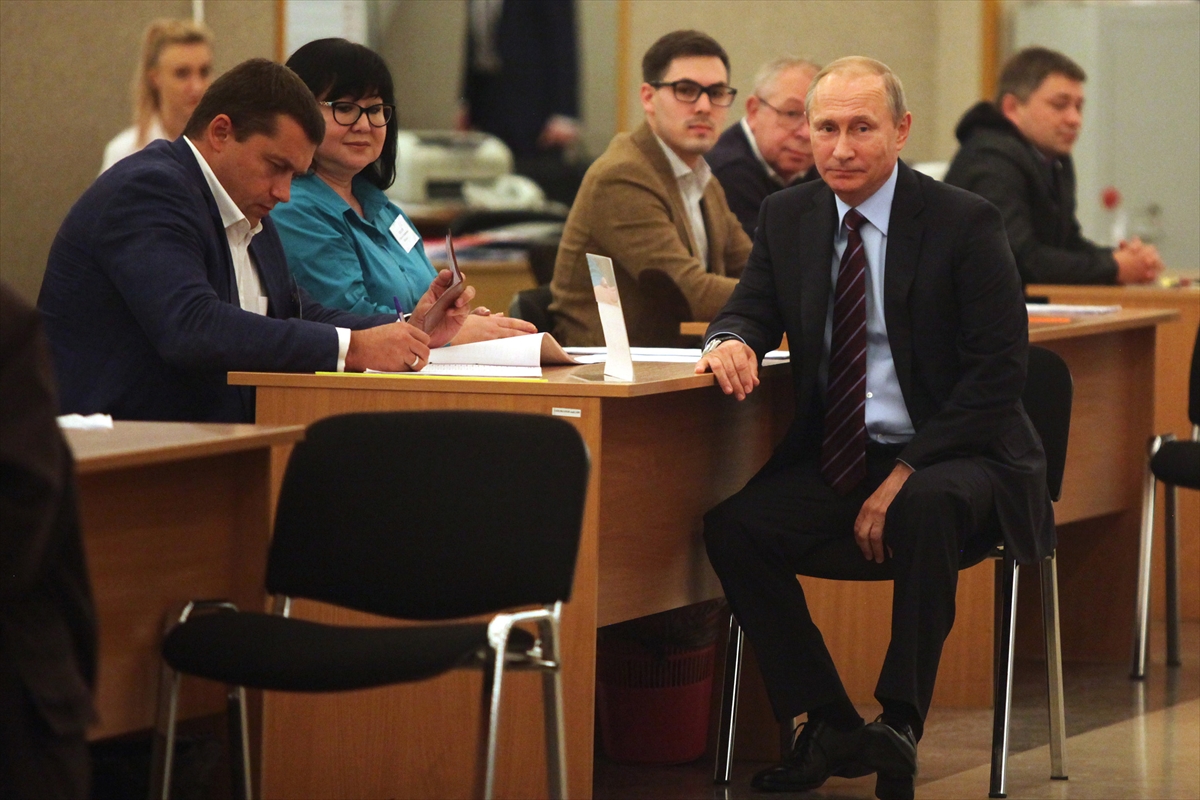 Rusya'da genel seçim: Putin oy kullandı - 0