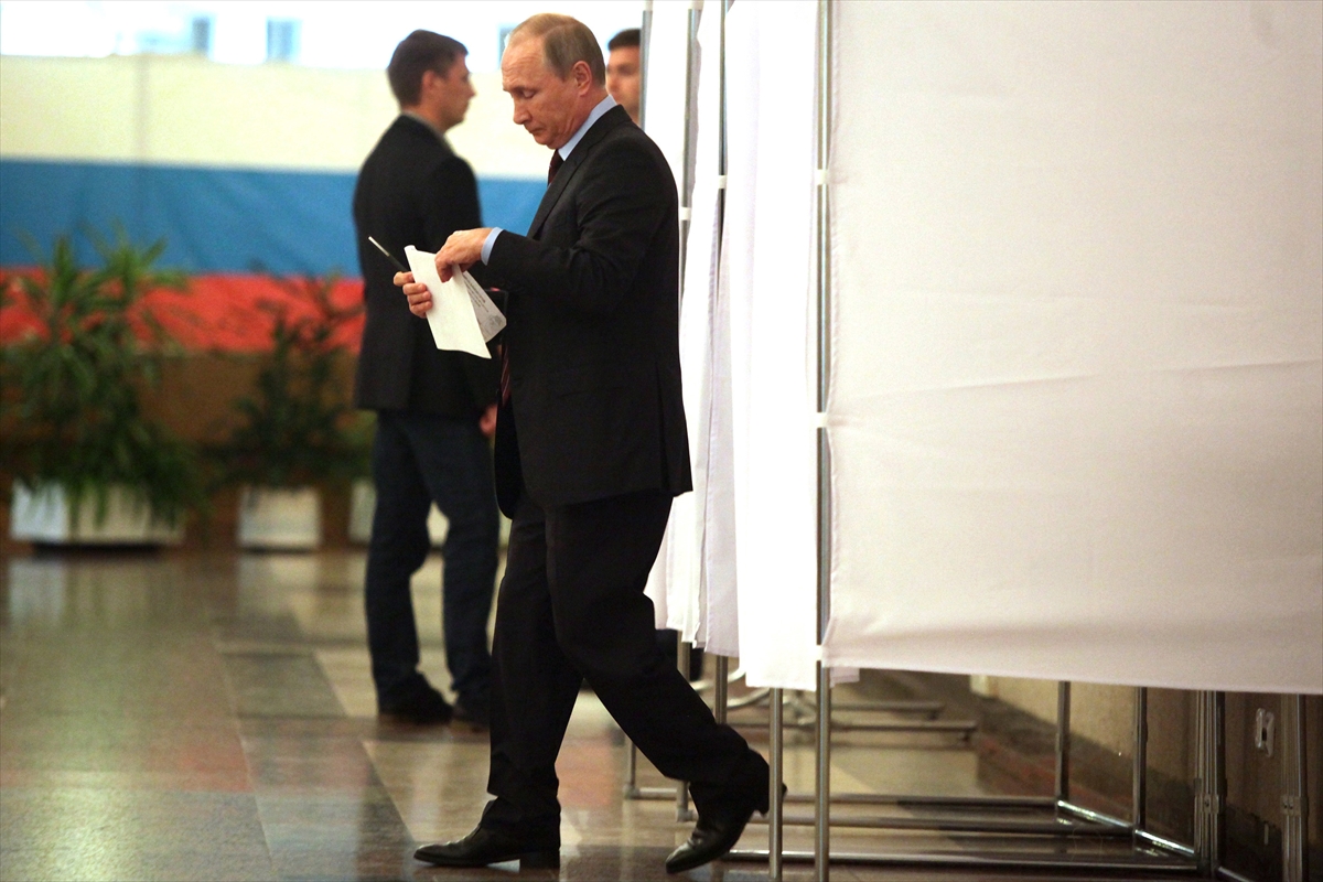 Rusya'da genel seçim: Putin oy kullandı - 0