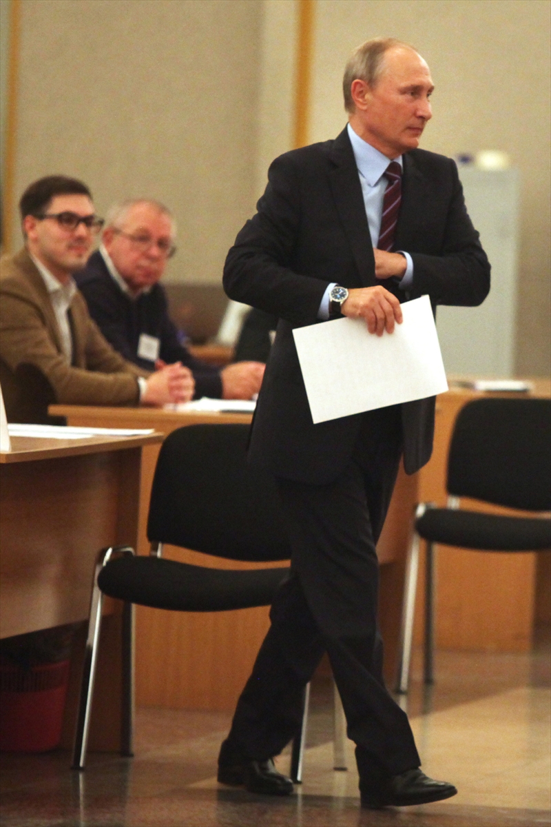 Rusya'da genel seçim: Putin oy kullandı - 0