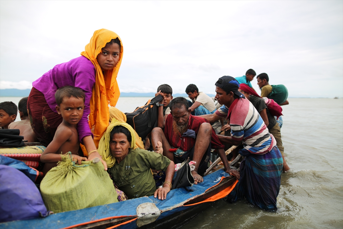 Göç yolundaki Arakan Müslümanlarının yeni görüntüleri - 0