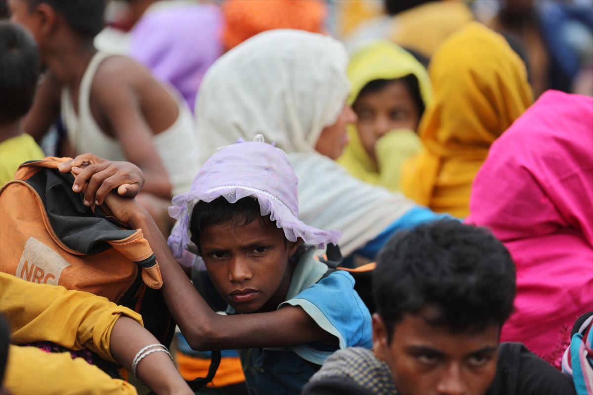 Göç yolundaki Arakan Müslümanlarının yeni görüntüleri - 0